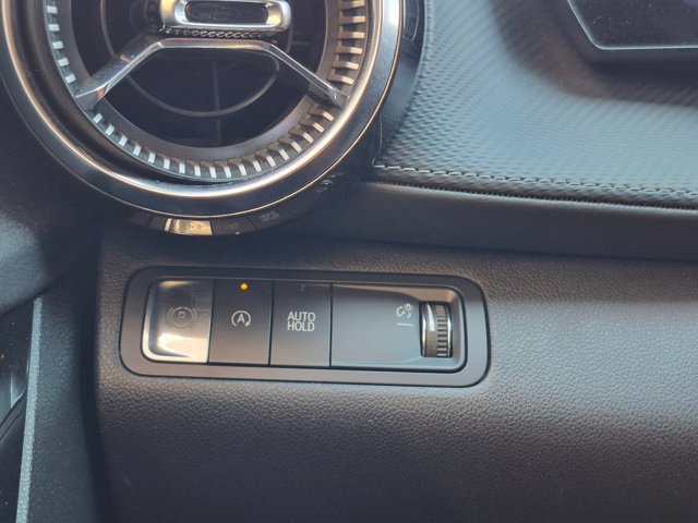 Used 2025 Chevrolet Equinox LT w/ Convenience Package II FWD image 9