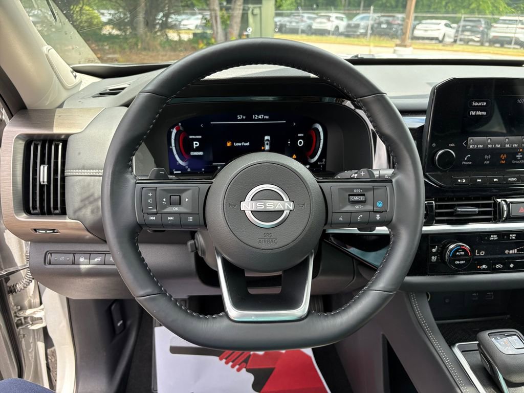 Used 2025 Nissan Pathfinder Platinum FWD image 15