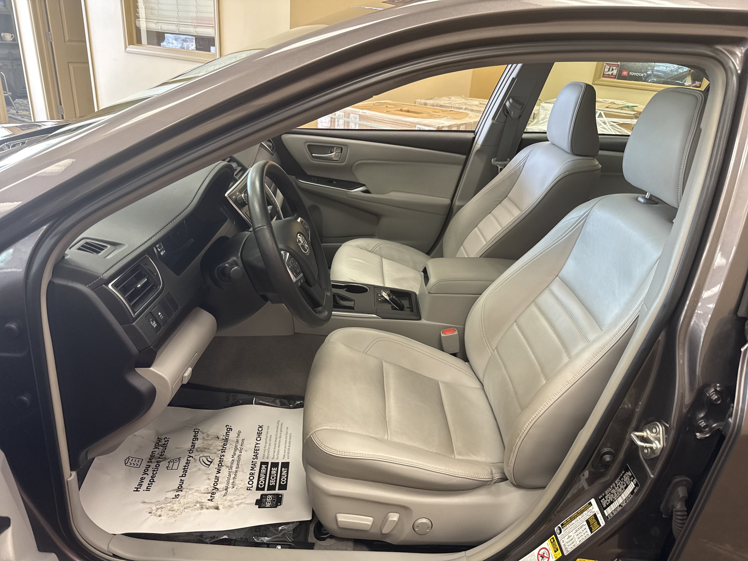Used 2015 Toyota Camry XLE FWD image 7
