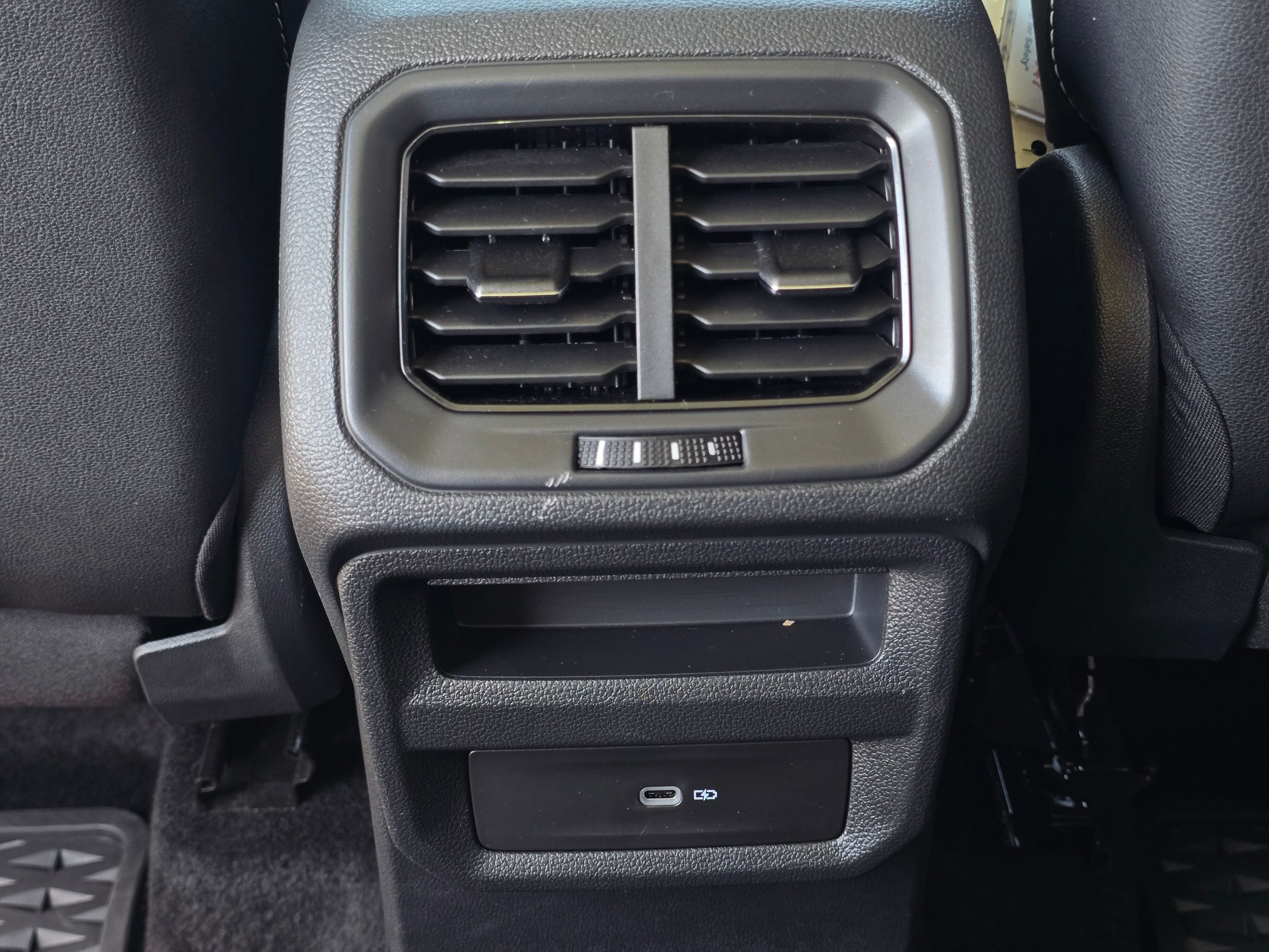 Used 2023 Volkswagen Taos SE AWD/4WD image 18