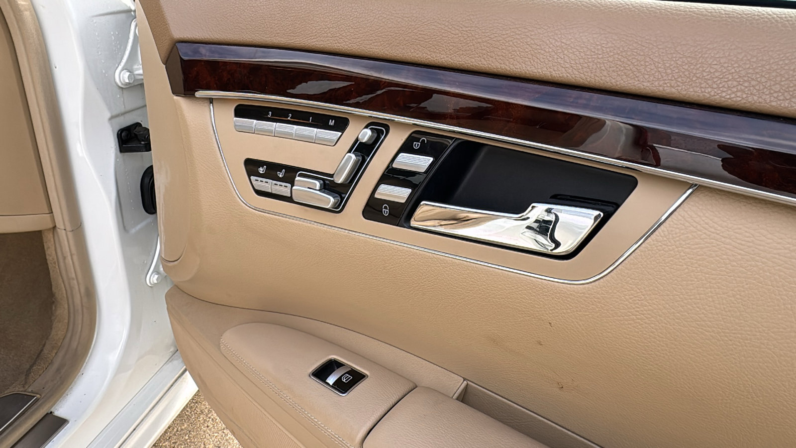 Used 2013 Mercedes-Benz S 550 image 31