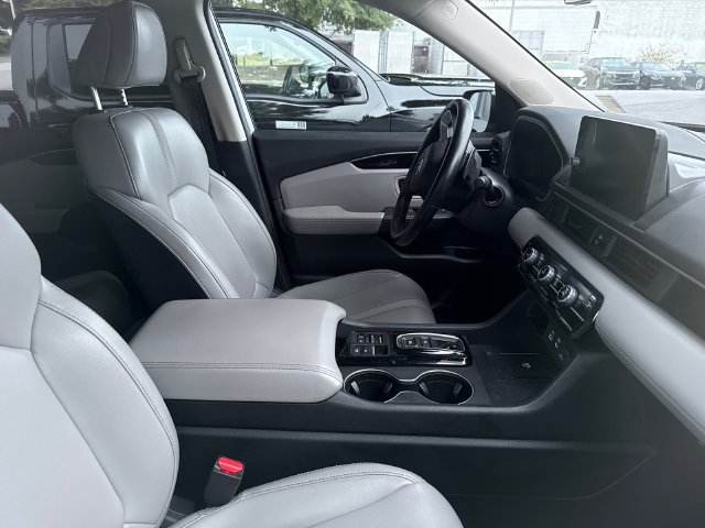Used 2025 Honda Pilot EX-L image 2