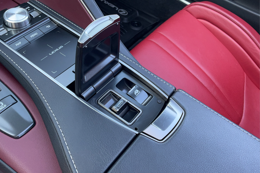 Used 2021 Lexus LC 500 Convertible RWD image 23