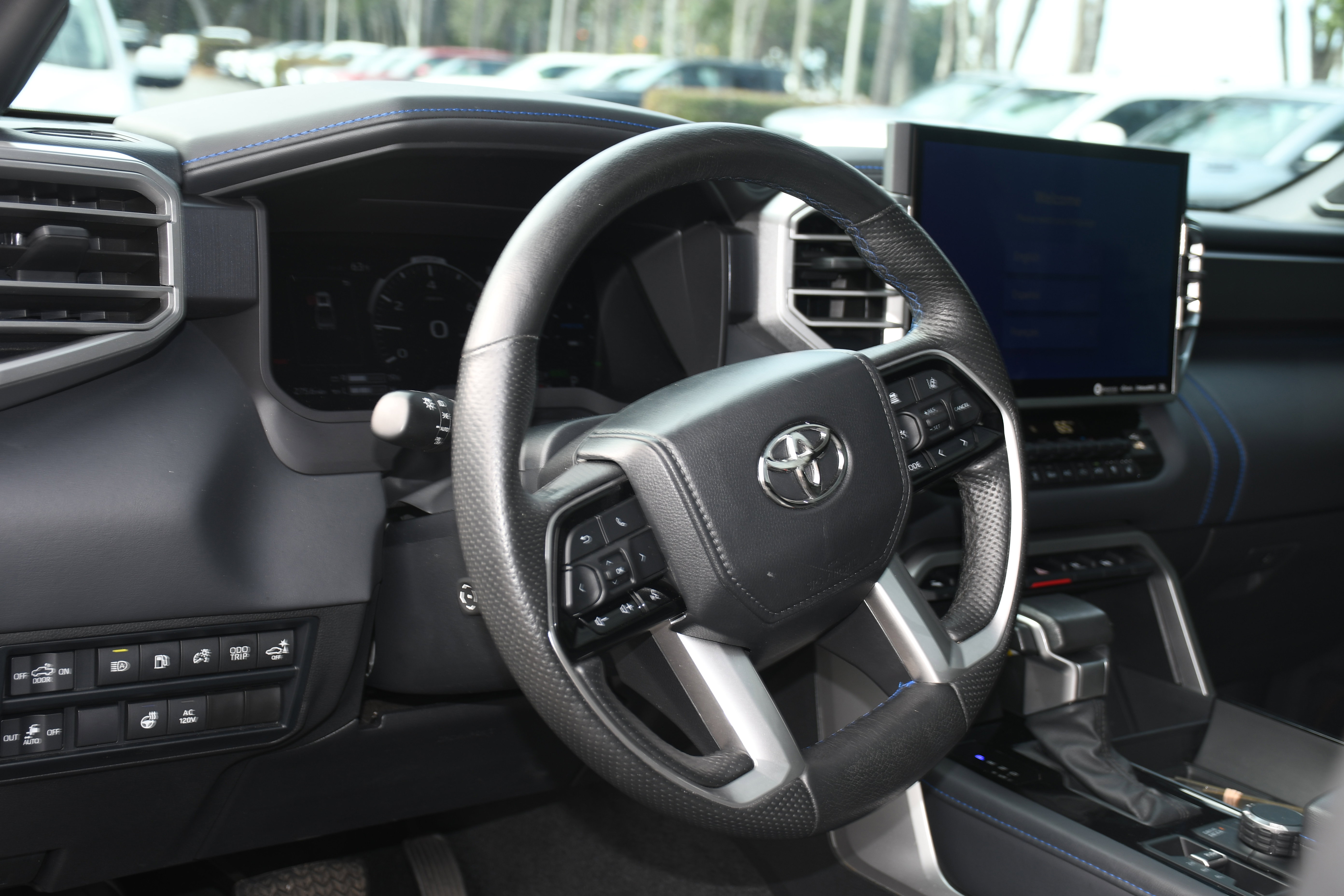 Used 2023 Toyota Tundra Platinum image 9