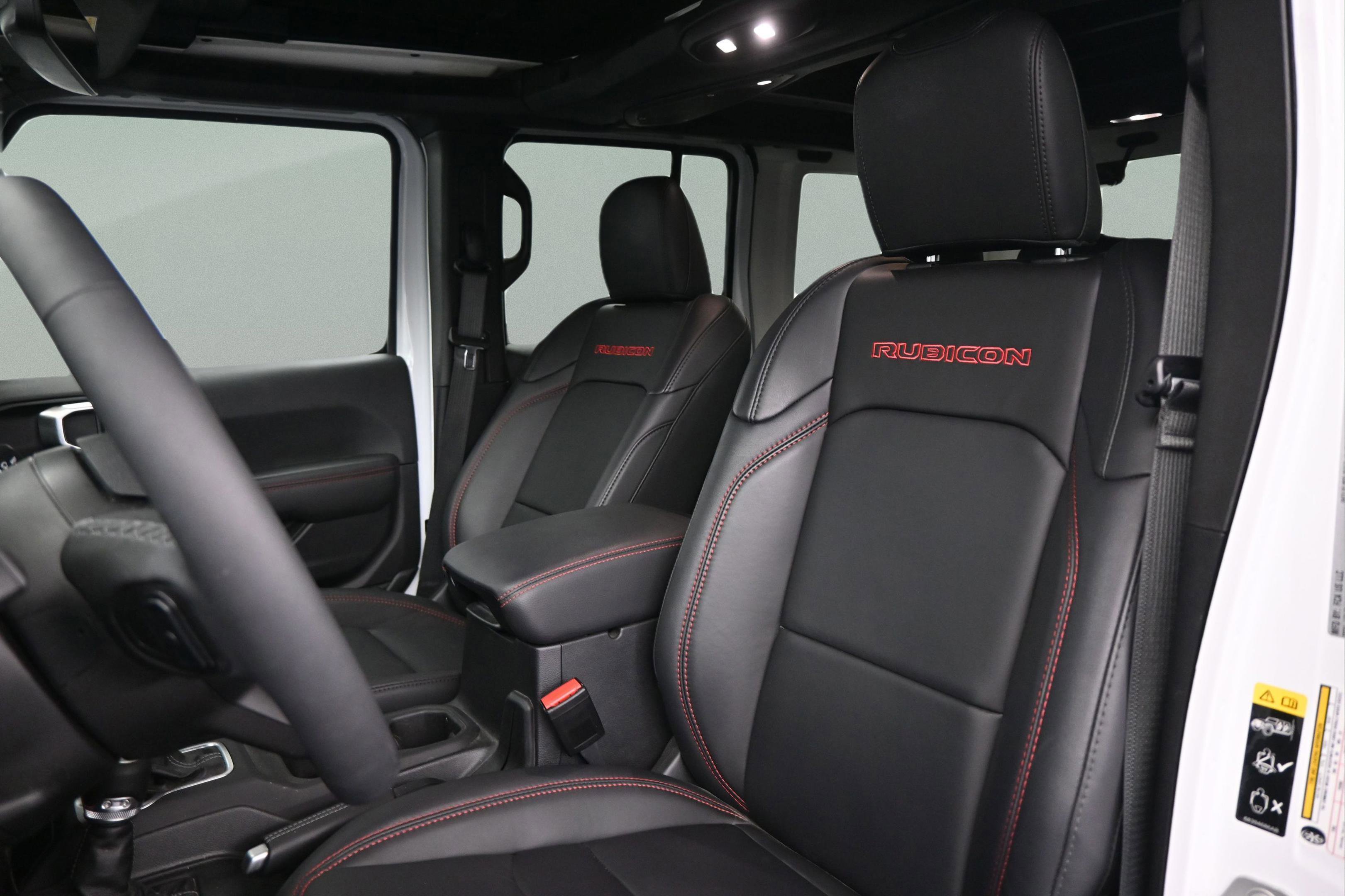 Used 2025 Jeep Wrangler Unlimited Rubicon AWD/4WD image 31