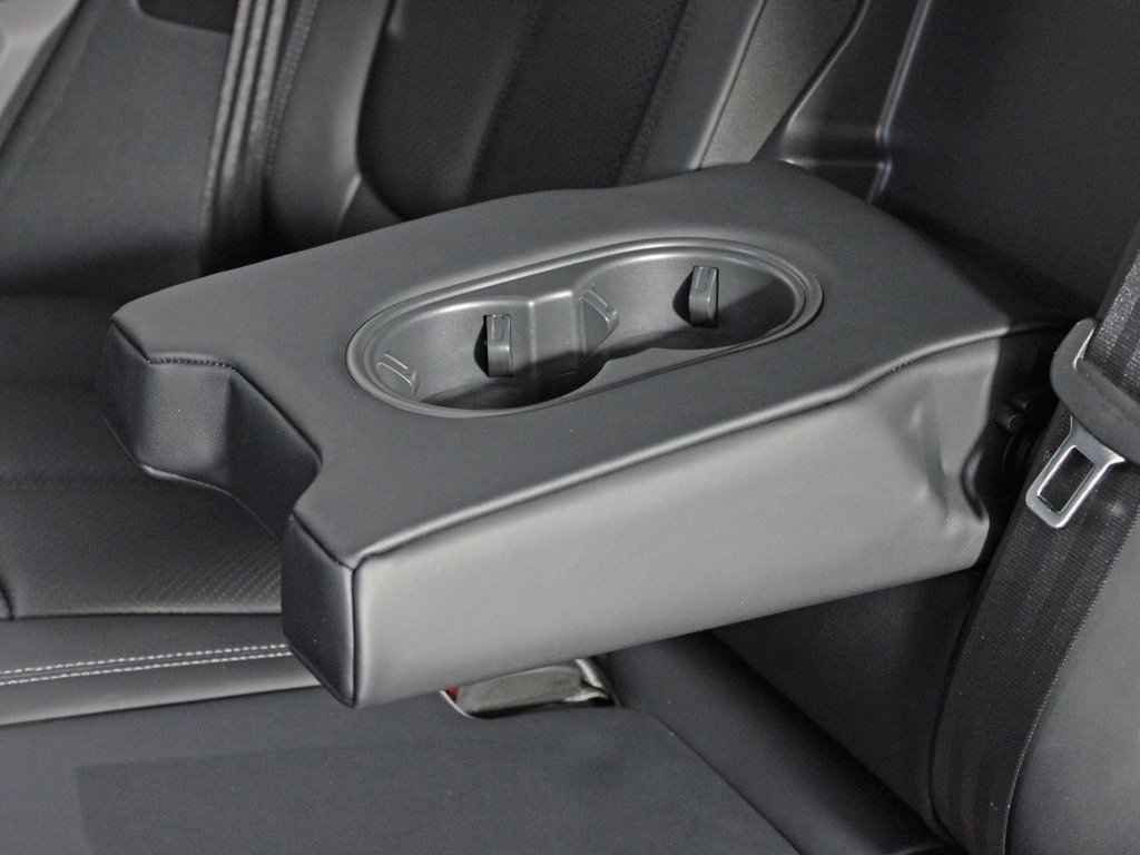 Used 2025 Porsche Macan image 37