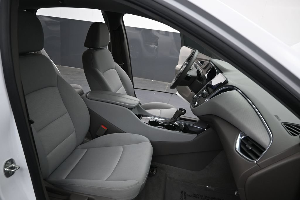 Used 2020 Chevrolet Malibu LT FWD image 17