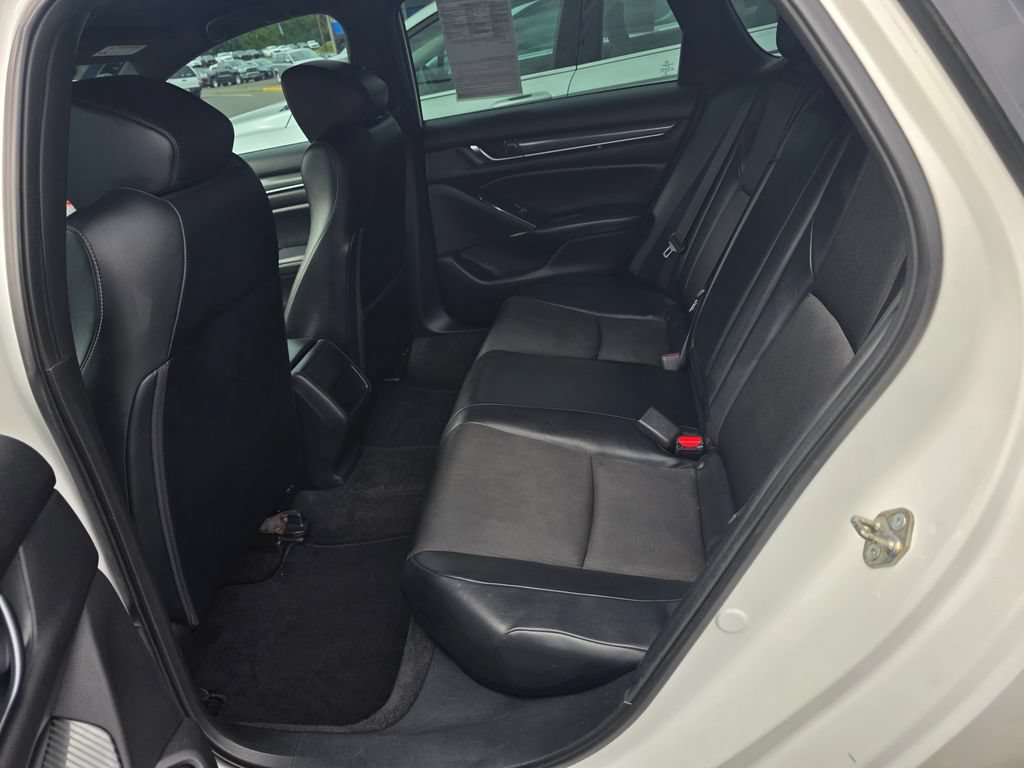 Used 2018 Honda Accord Sport image 6