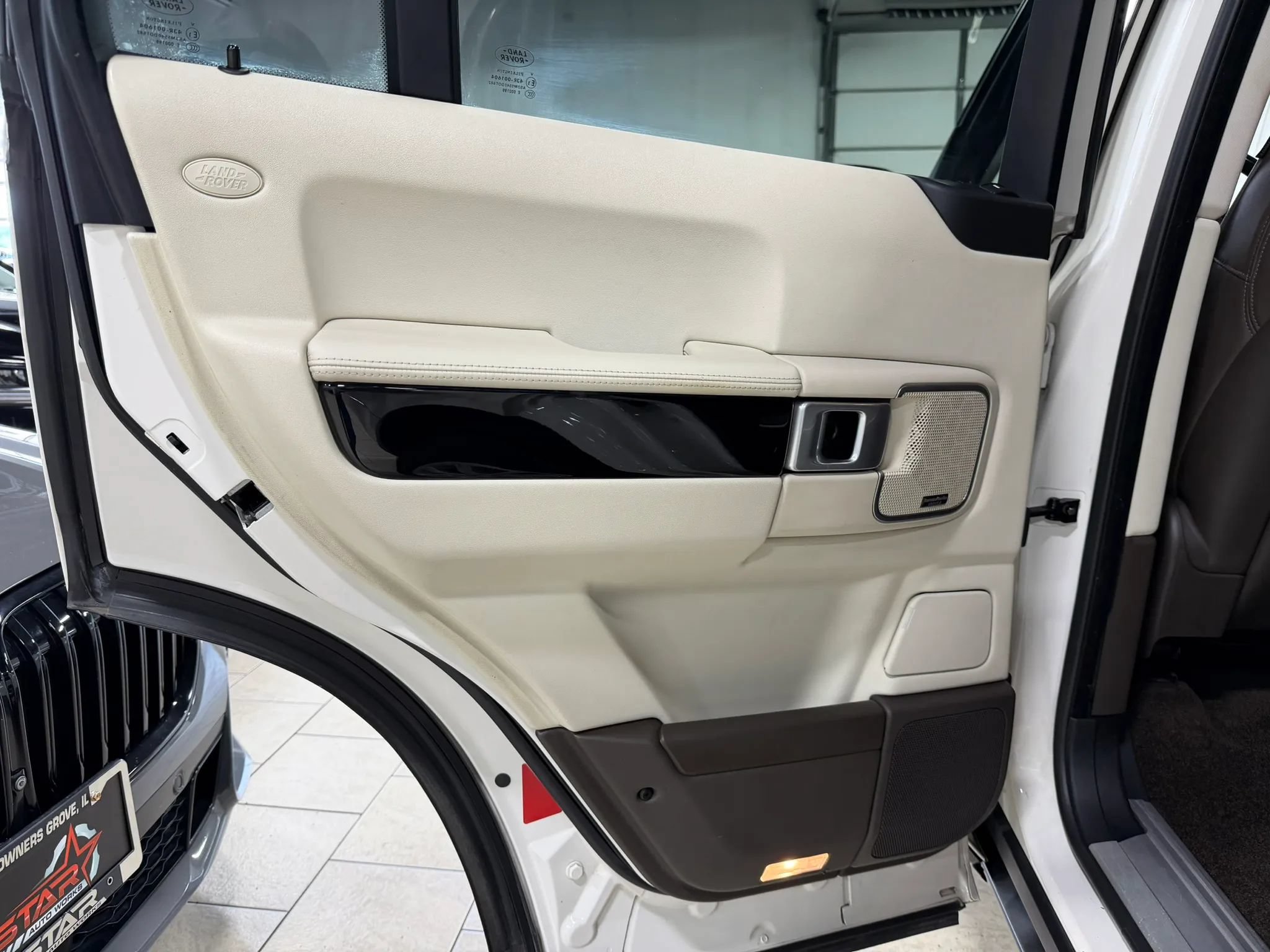Used 2010 Land Rover Range Rover Supercharged AWD/4WD image 34