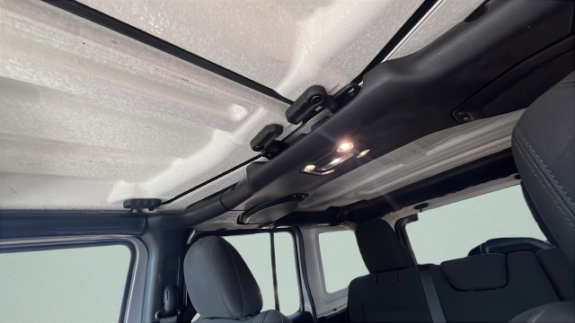 Certified 2019 Jeep Wrangler Unlimited Sahara AWD/4WD image 19