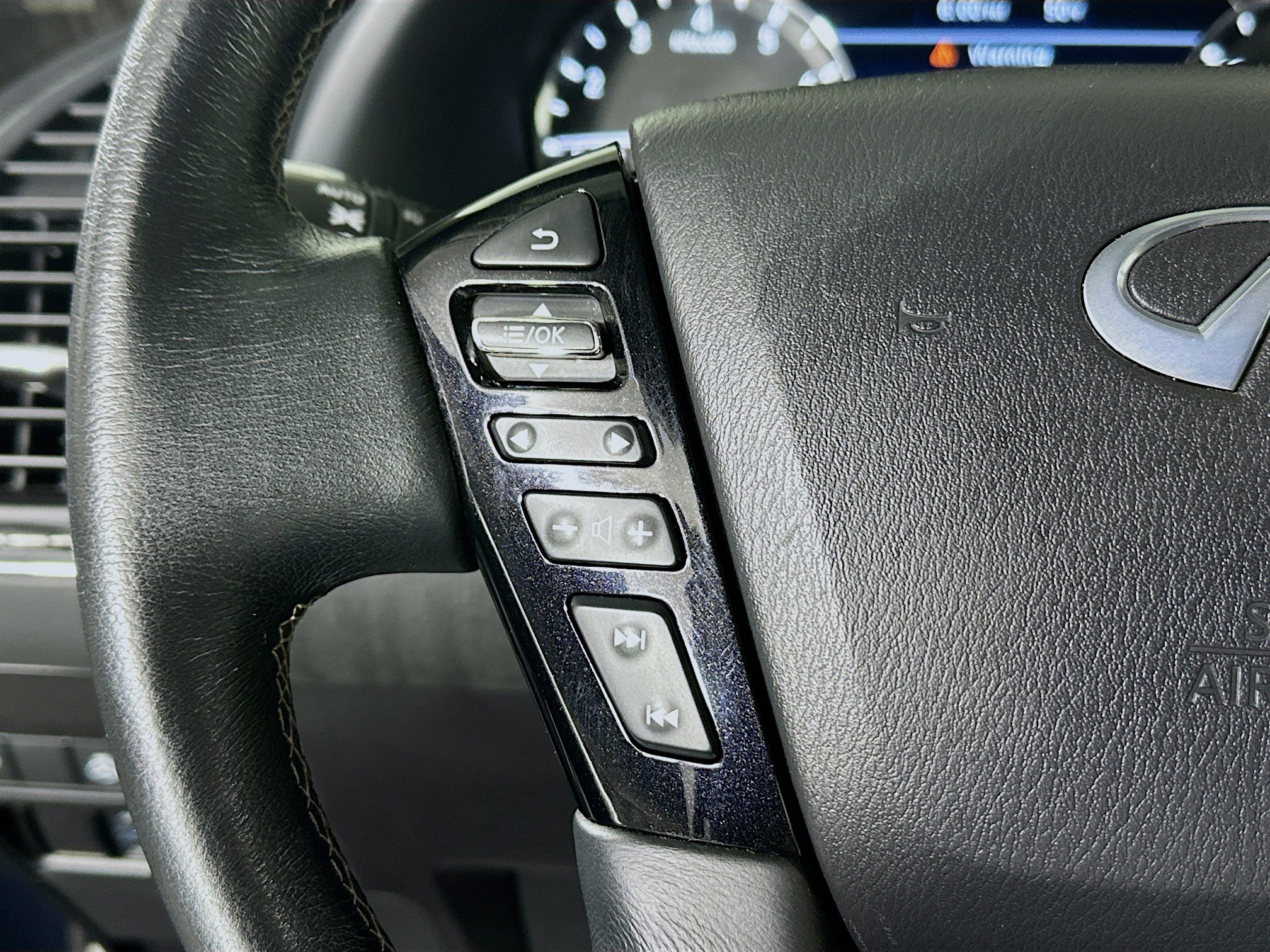 Used 2024 INFINITI QX80 Luxe image 16