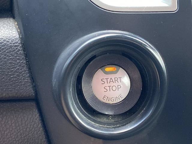 Used 2019 Nissan Titan SV w/ SV Convenience Package RWD image 13
