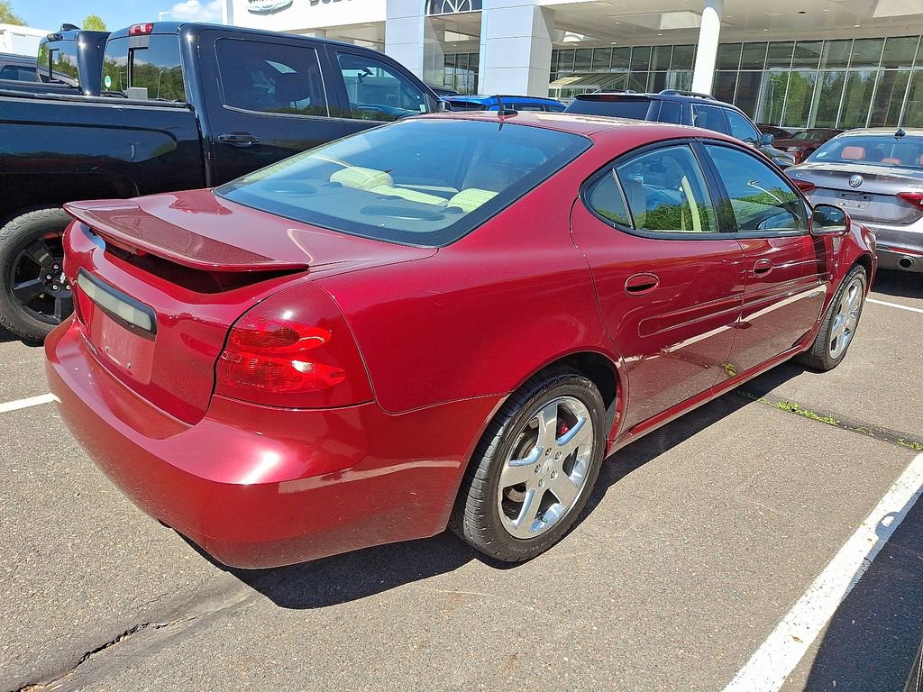 Used 2008 Pontiac Grand Prix GXP w/ Sun And Sound Package FWD image 4