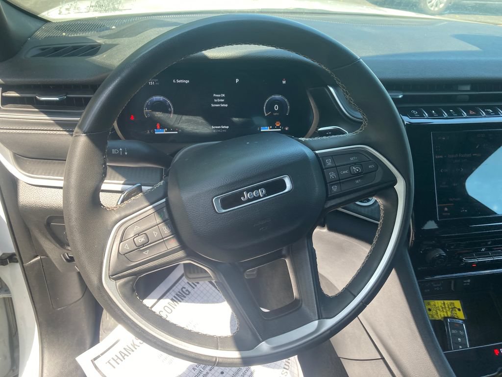 Used 2023 Jeep Grand Cherokee L Laredo AWD/4WD image 18
