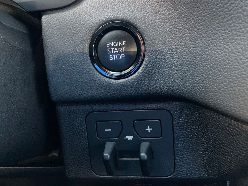 Used 2025 Toyota Tundra Limited AWD/4WD image 19