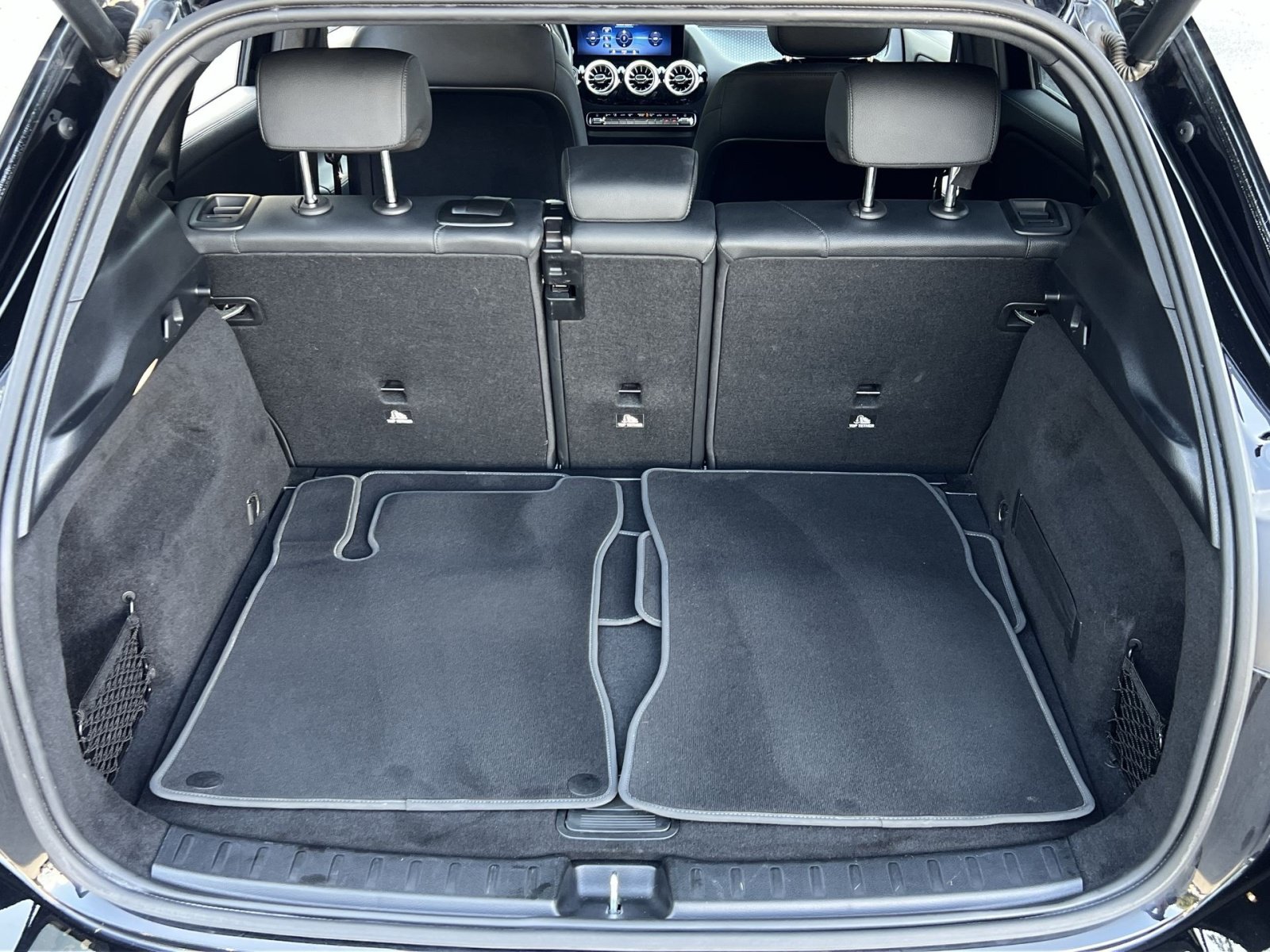 Used 2025 Mercedes-Benz GLA 250 4MATIC image 31