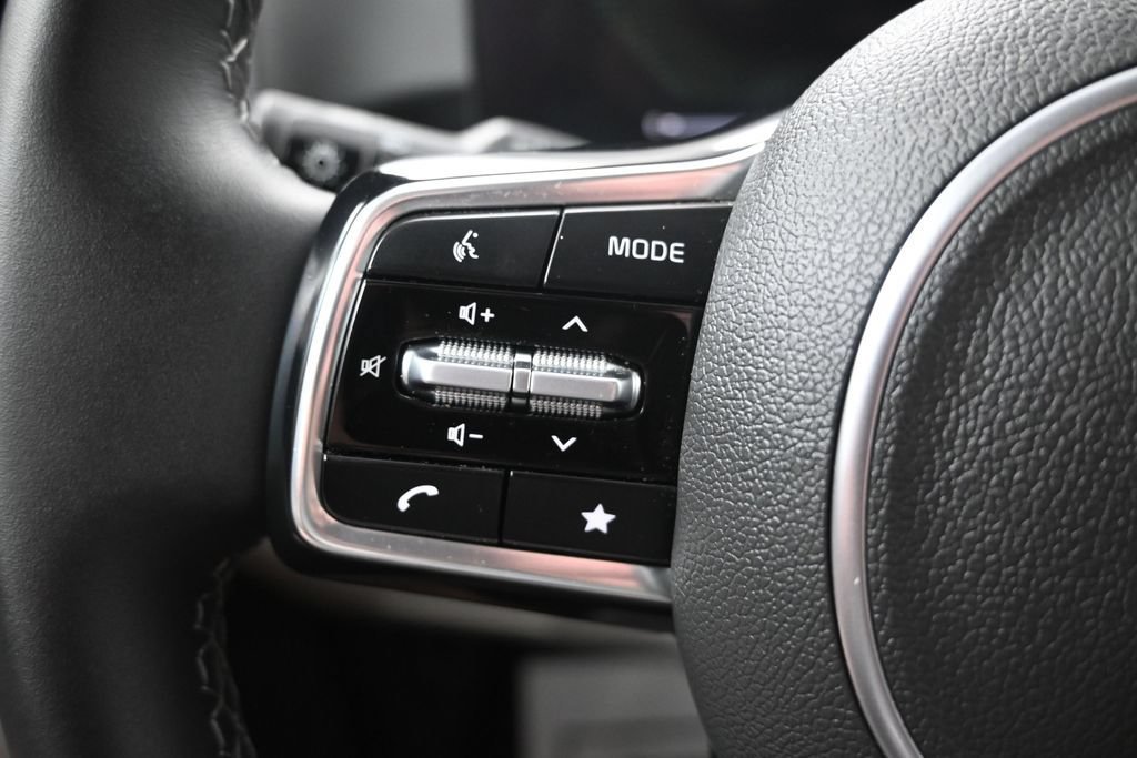 Certified 2025 Kia Sorento S AWD/4WD image 28