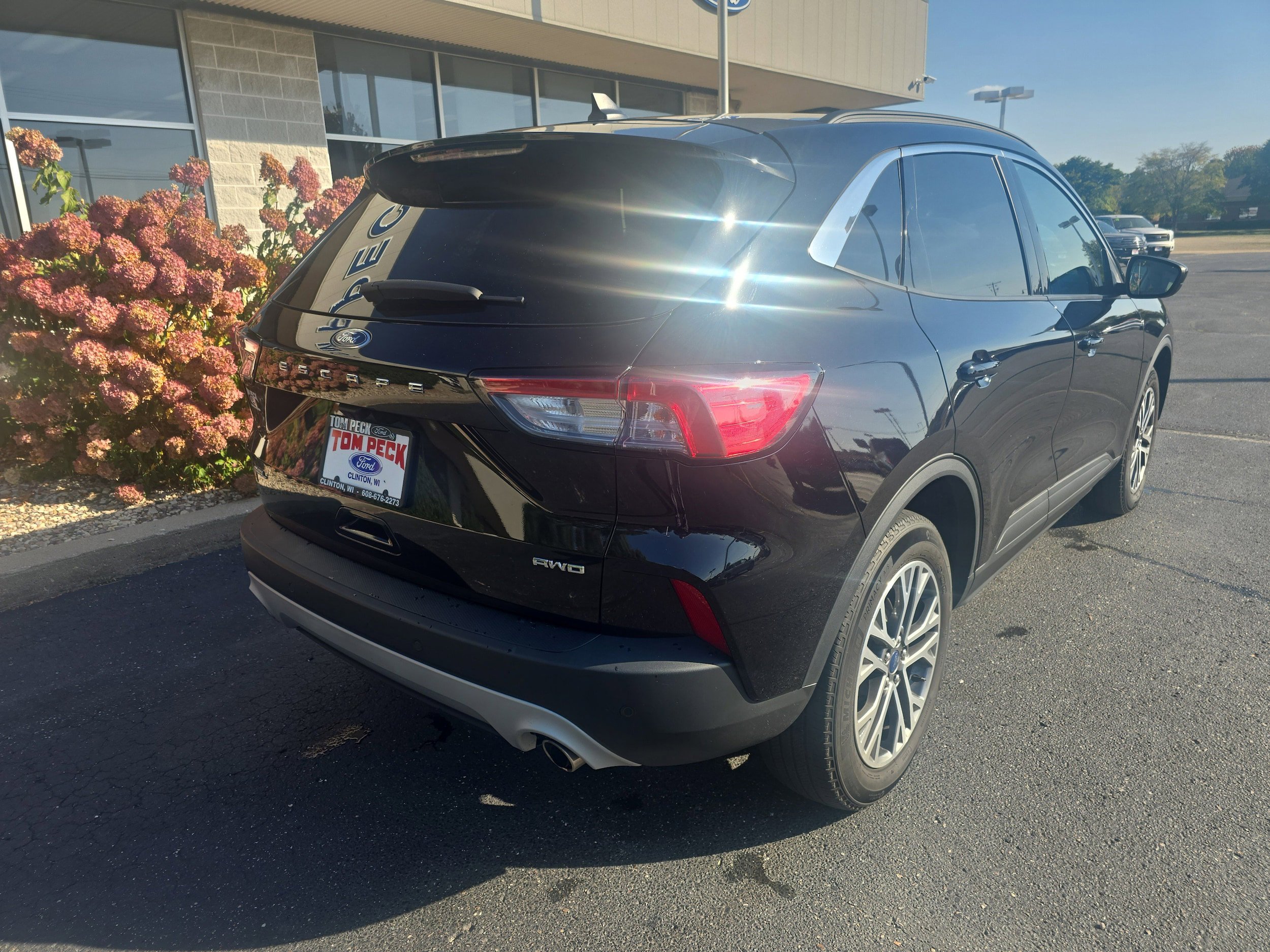 Used 2022 Ford Escape SEL AWD/4WD image 2