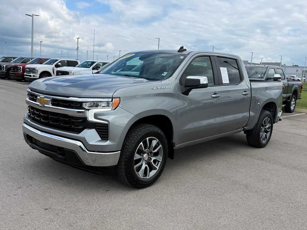 Used 2024 Chevrolet Silverado 1500 LT AWD/4WD image 38