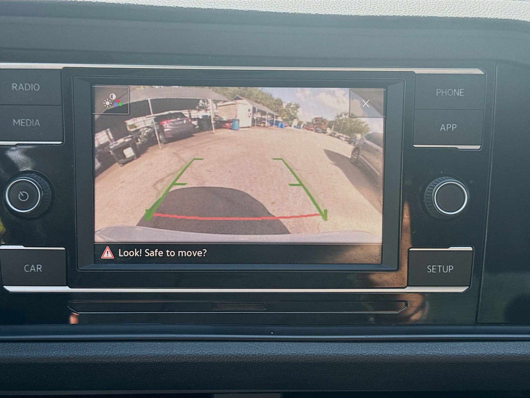 Used 2019 Volkswagen Jetta SE w/ Cold Weather Package FWD image 13