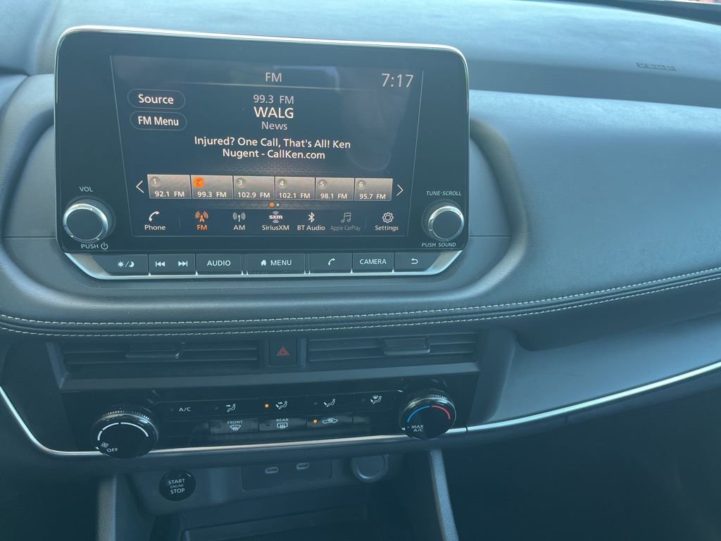 Used 2024 Nissan Rogue S image 16