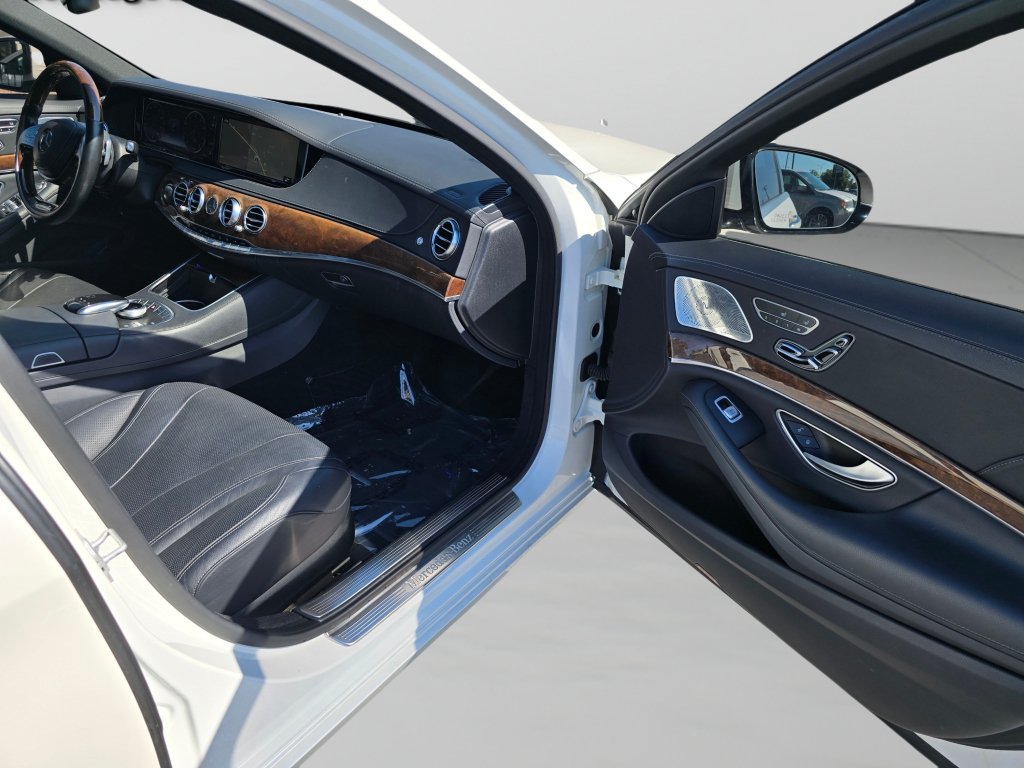 Used 2015 Mercedes-Benz S 550 4MATIC Sedan image 32