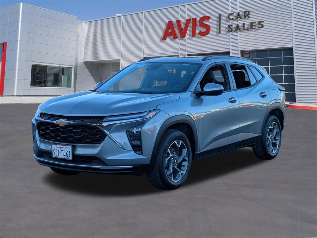 Used 2025 Chevrolet Trax LT w/ LT Convenience Package image 1