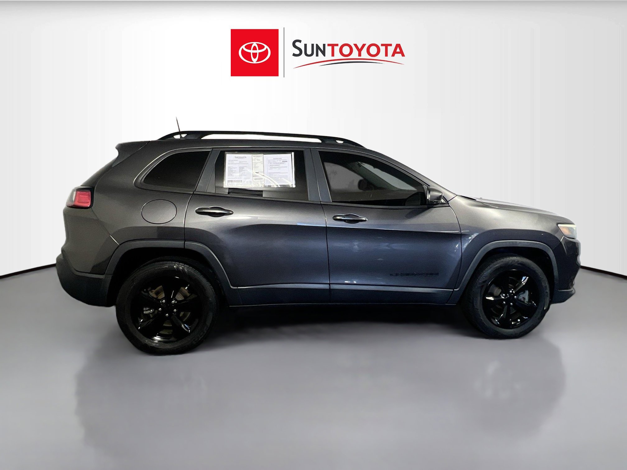 Used 2020 Jeep Cherokee Latitude Plus image 2