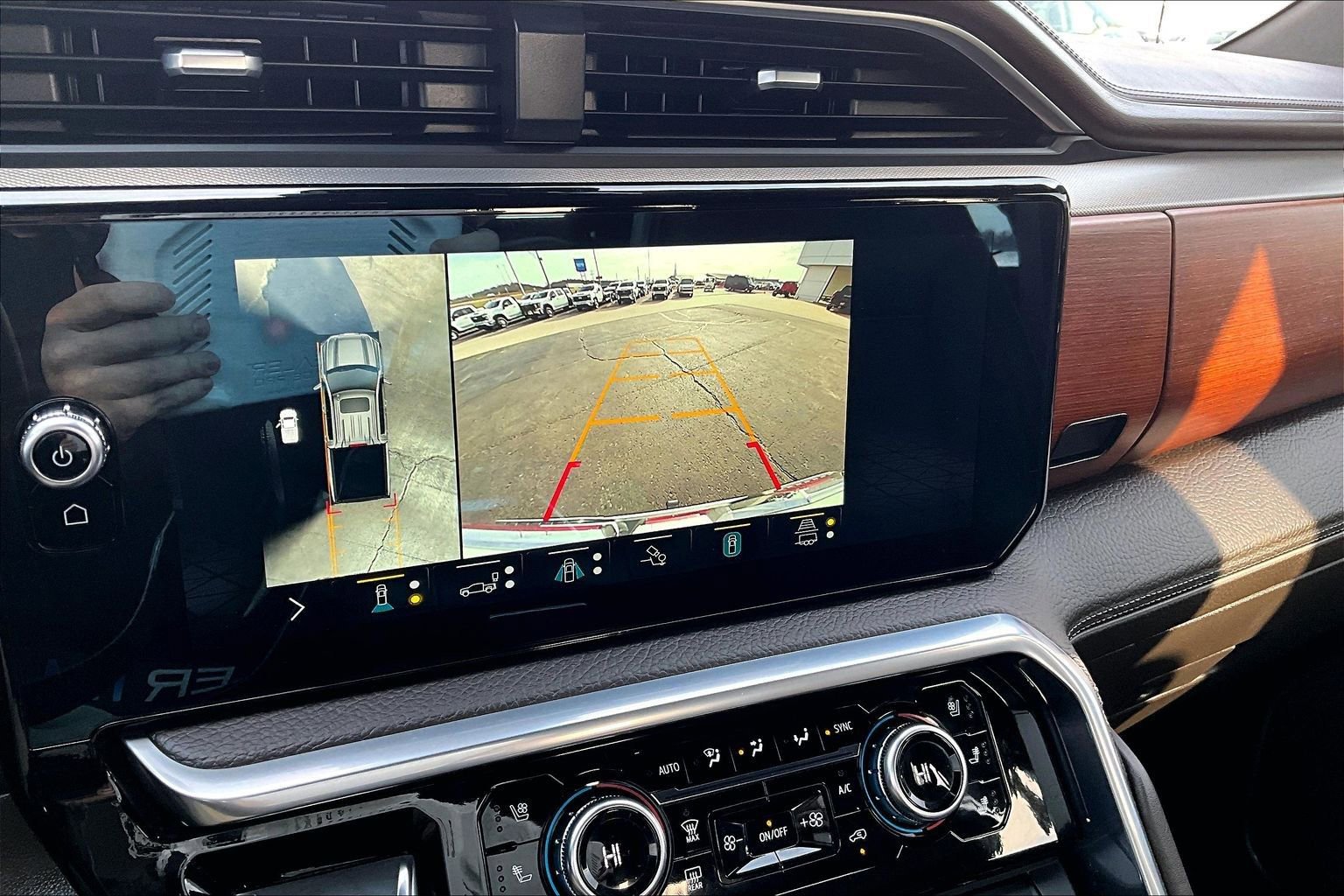 Used 2022 GMC Sierra 1500 Denali w/ Denali Reserve Package image 23
