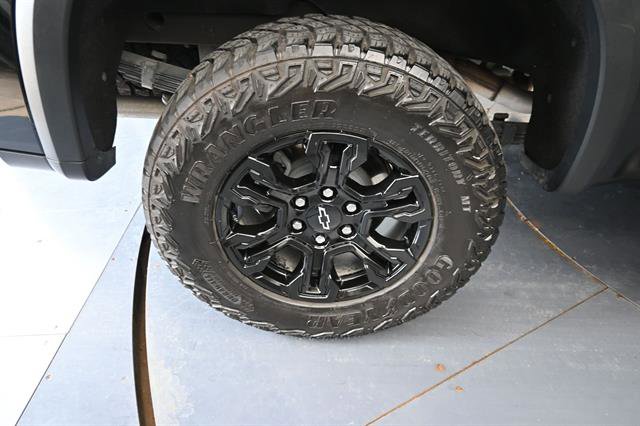 Used 2024 Chevrolet Silverado 1500 ZR2 w/ Technology Package AWD/4WD image 25