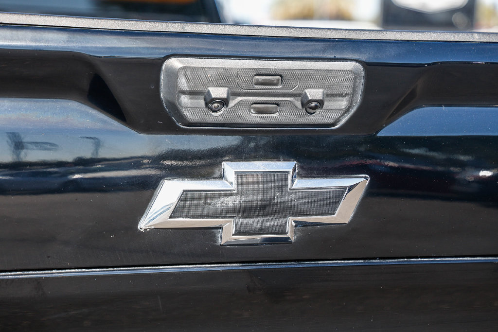 Used 2024 Chevrolet Silverado 3500 High Country w/ Technology Package AWD/4WD image 19