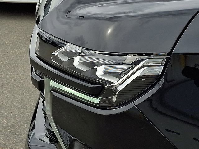 Used 2023 Chevrolet Tahoe Z71 w/ Luxury Package image 26