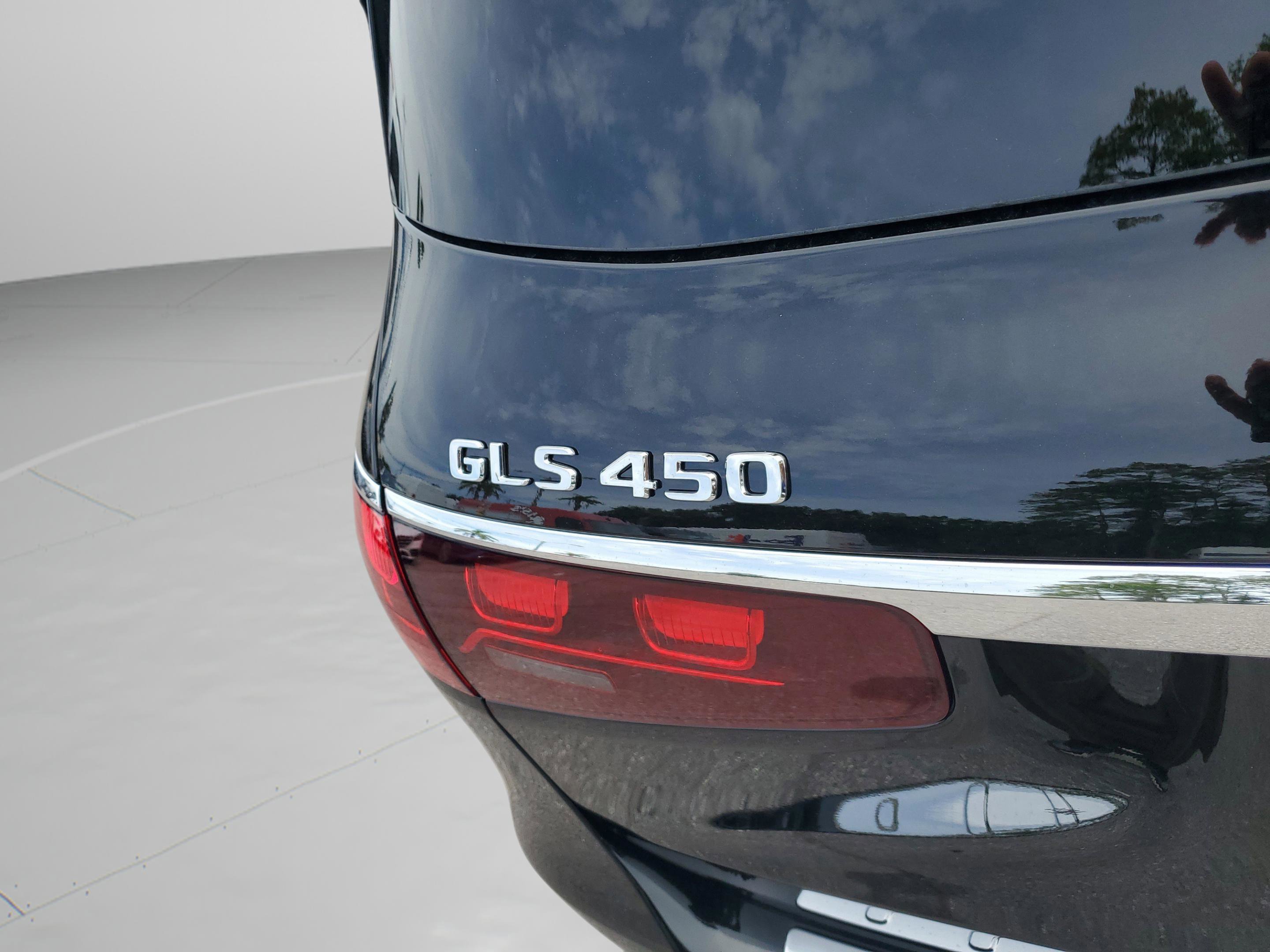 Certified 2026 Mercedes-Benz GLS 450 4MATIC image 37