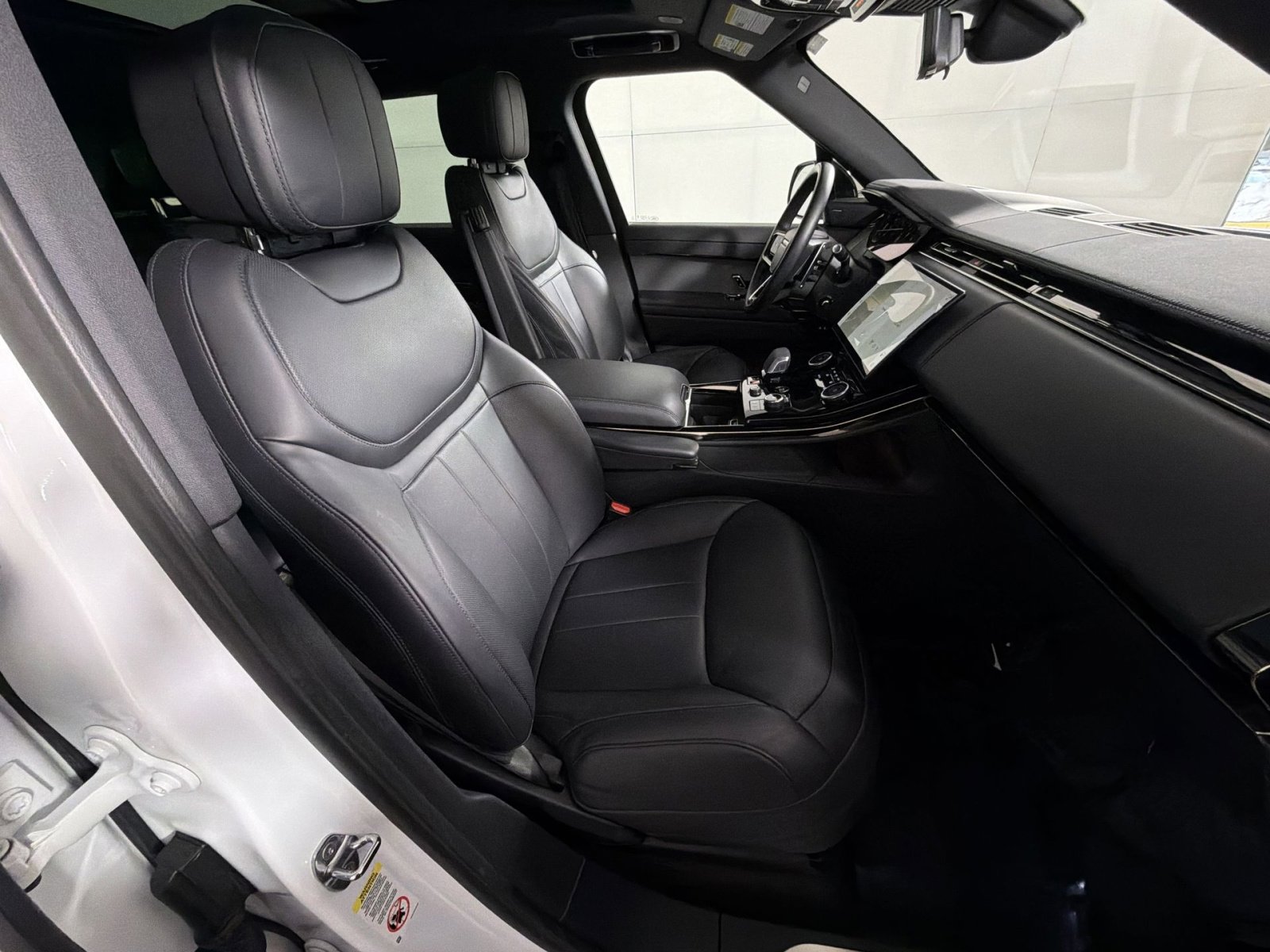 Used 2023 Land Rover Range Rover Sport SE Dynamic image 27