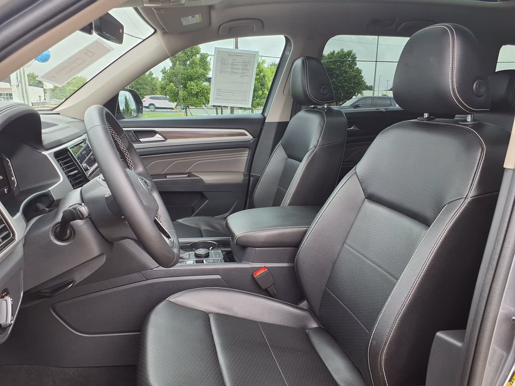 Used 2022 Volkswagen Atlas SEL AWD/4WD image 16