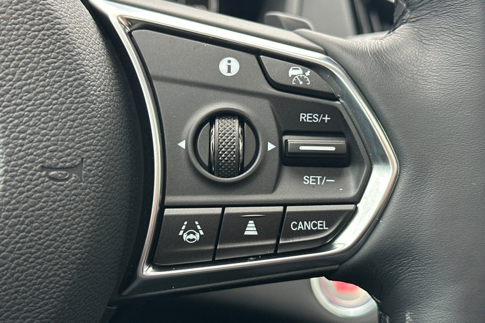 Certified 2025 Acura RDX SH-AWD w/ Advance Package image 33