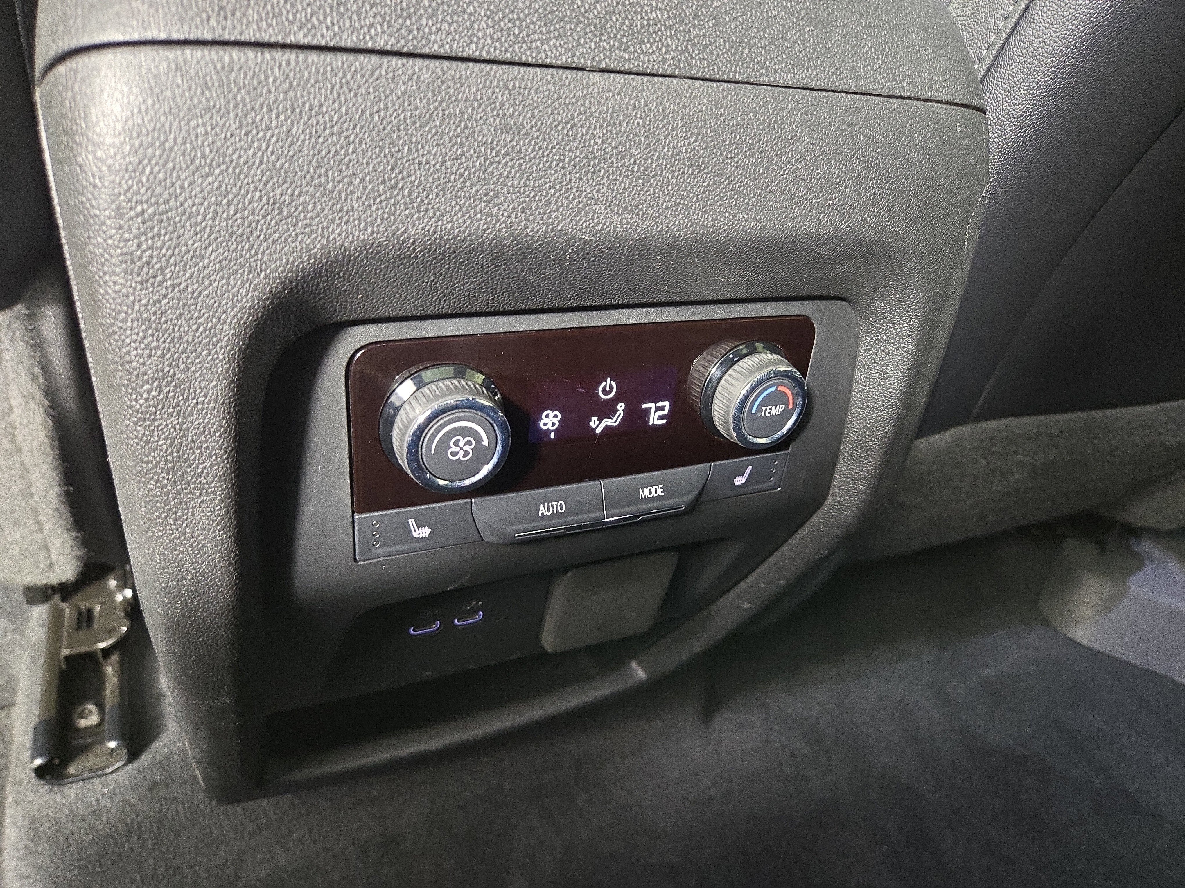 Certified 2024 Chevrolet Traverse RS image 34