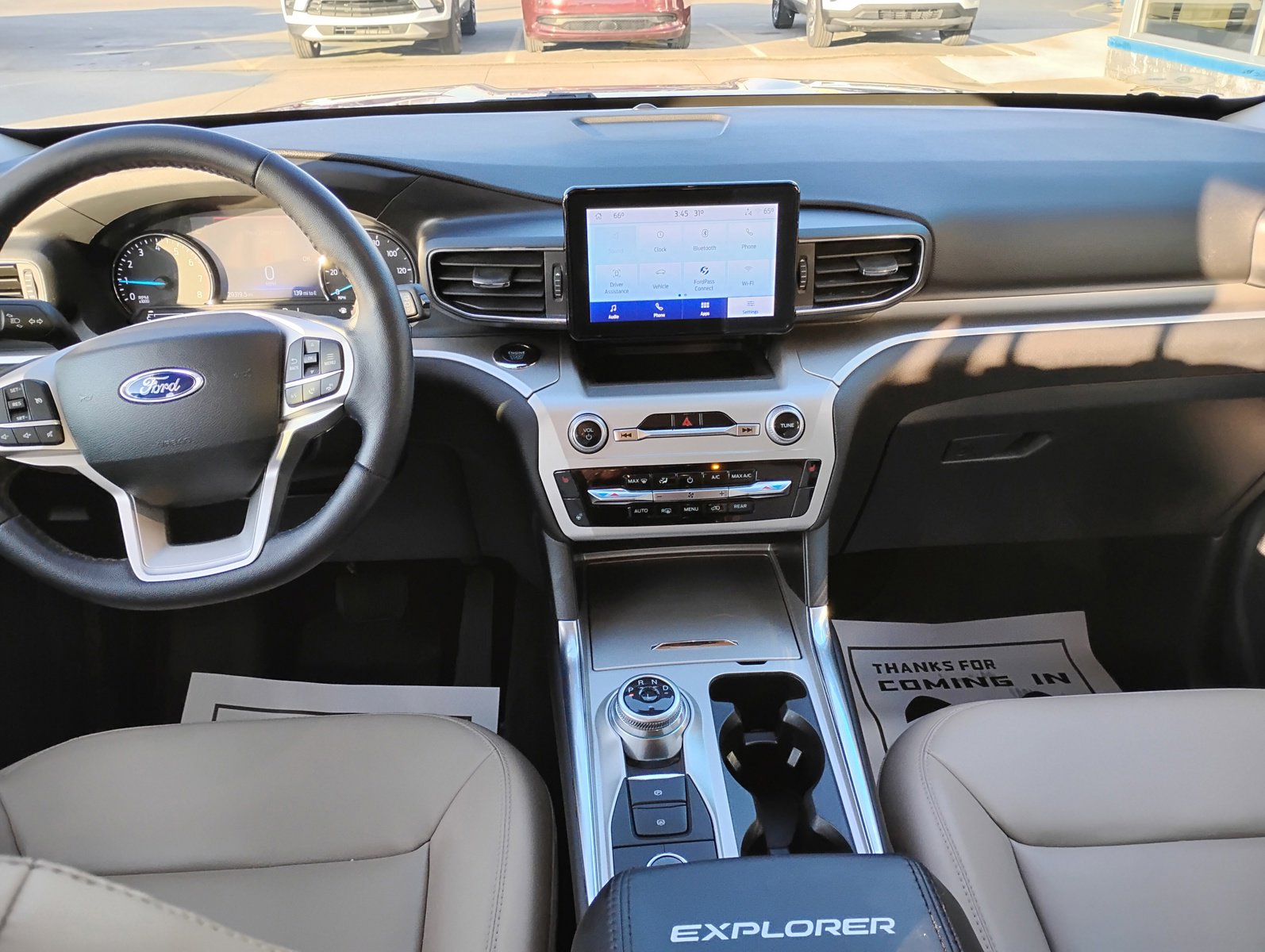 Used 2022 Ford Explorer XLT w/ Equipment Group 202A image 5