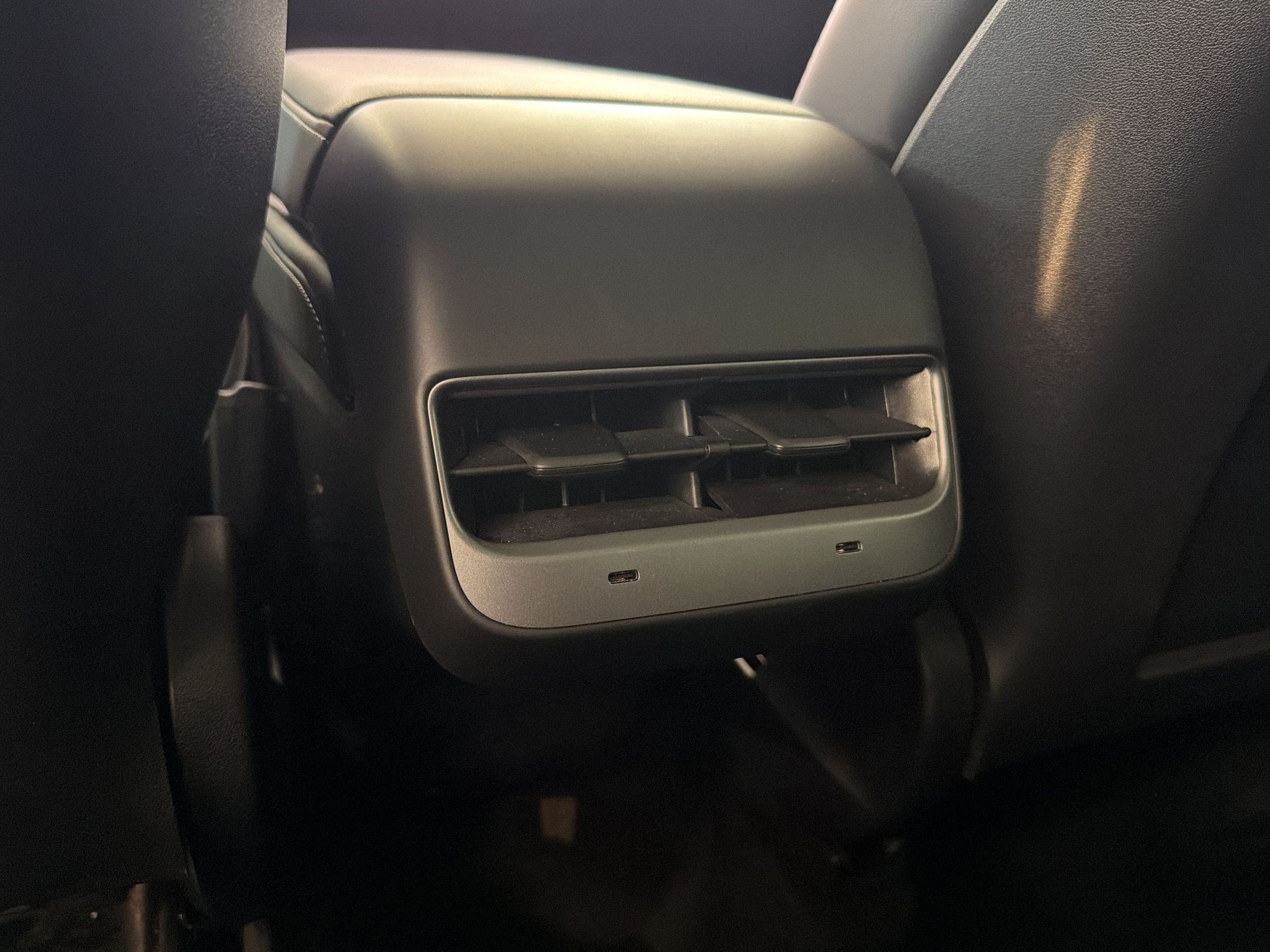 Used 2023 Tesla Model Y 2WD image 31