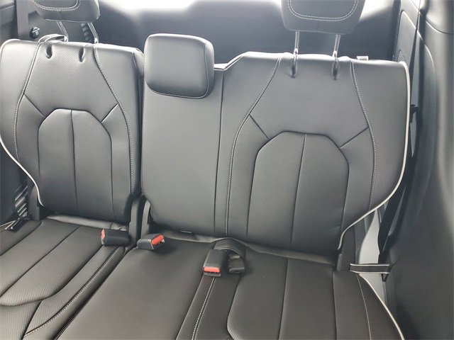 New 2026 Chrysler Pacifica Limited w/ Uconnect Theater Family Group image 11