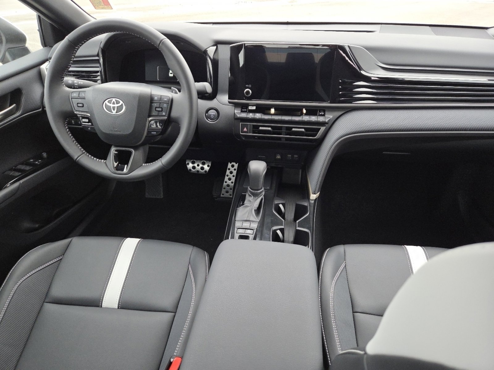 Used 2025 Toyota Camry SE w/ Convenience Package image 22