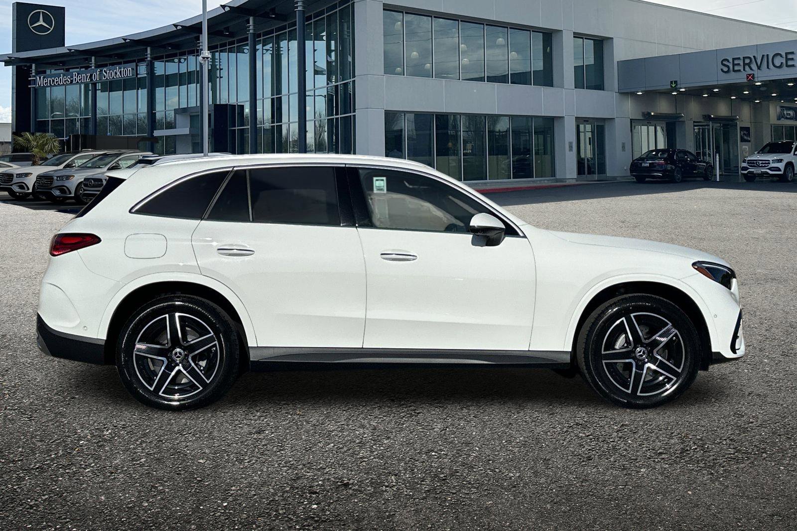 New 2026 Mercedes-Benz GLC 350e 4MATIC image 3
