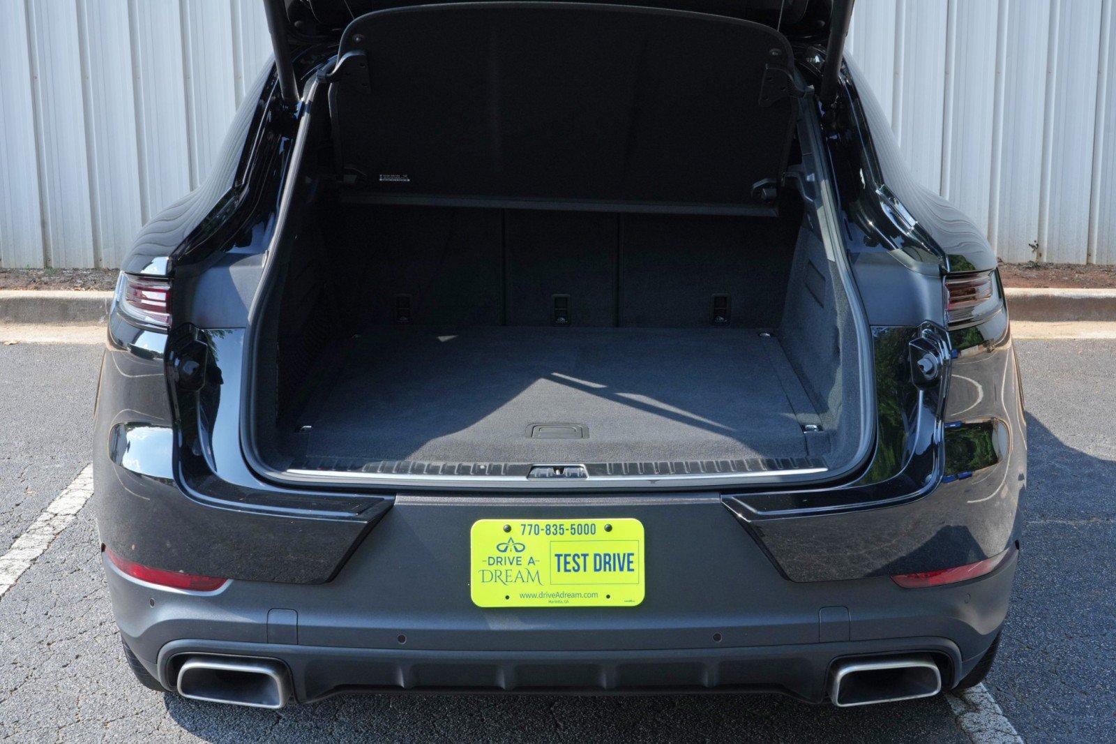 Used 2024 Porsche Cayenne Coupe AWD/4WD image 10