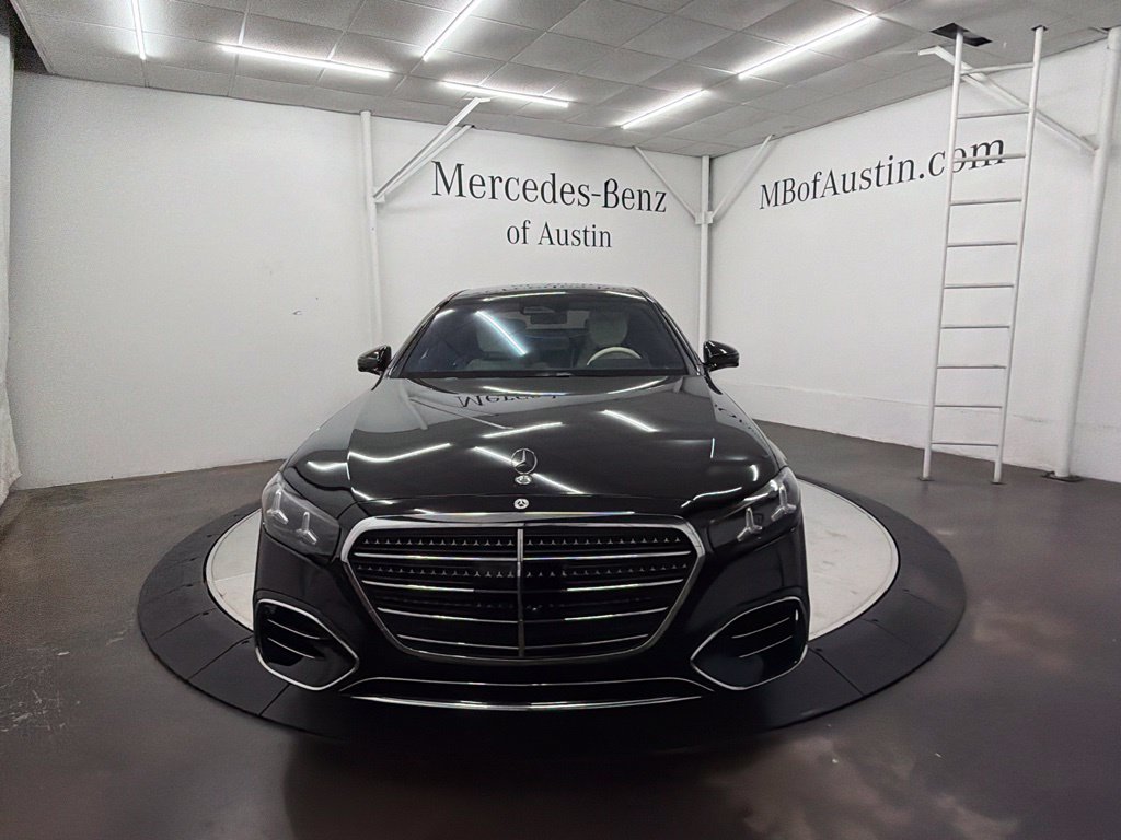 New 2027 Mercedes-Benz S 580 4MATIC Sedan image 2