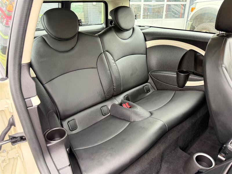 Used 2013 MINI Cooper Clubman FWD image 17