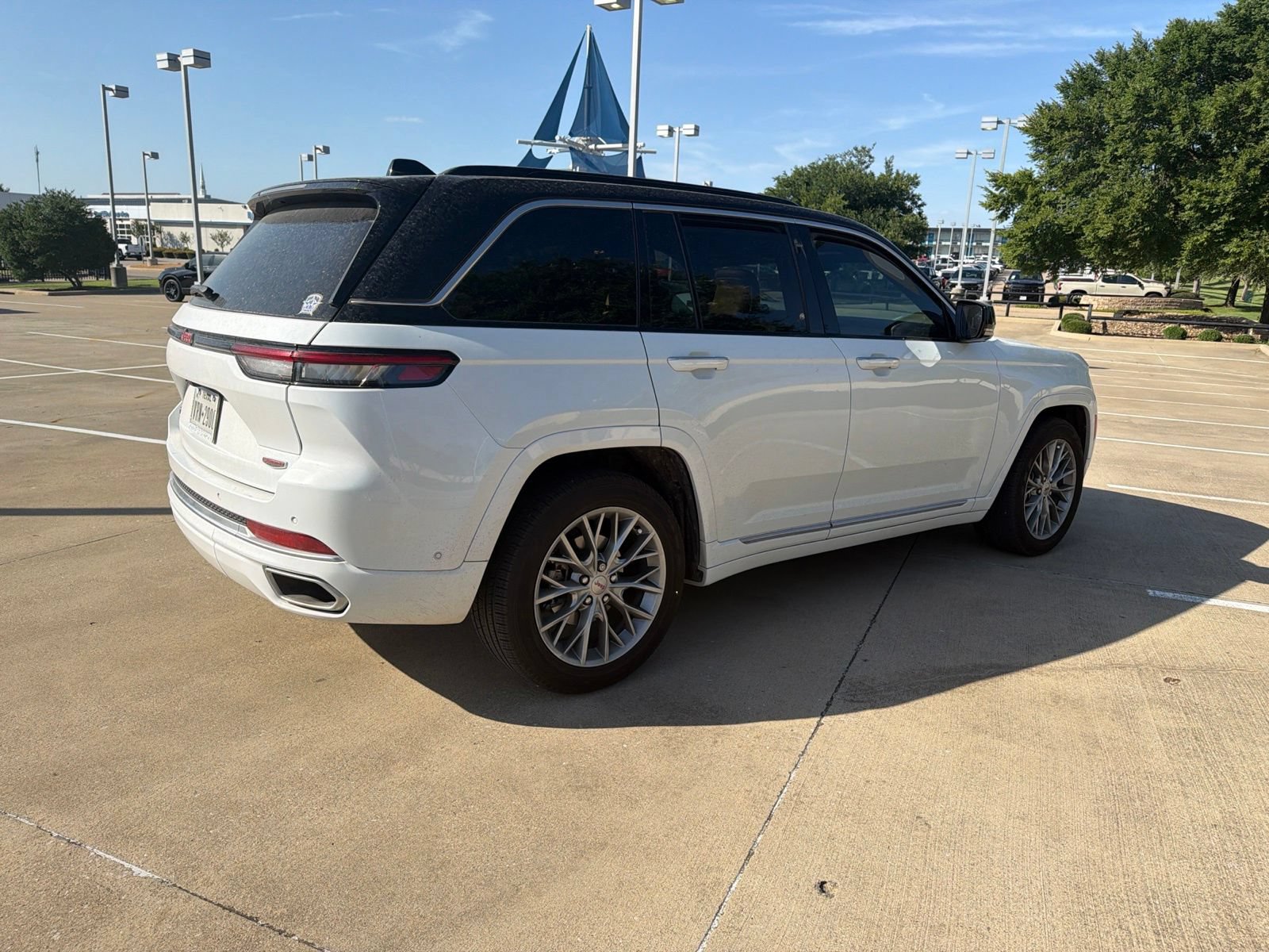 Used 2025 Jeep Grand Cherokee Summit AWD/4WD image 4