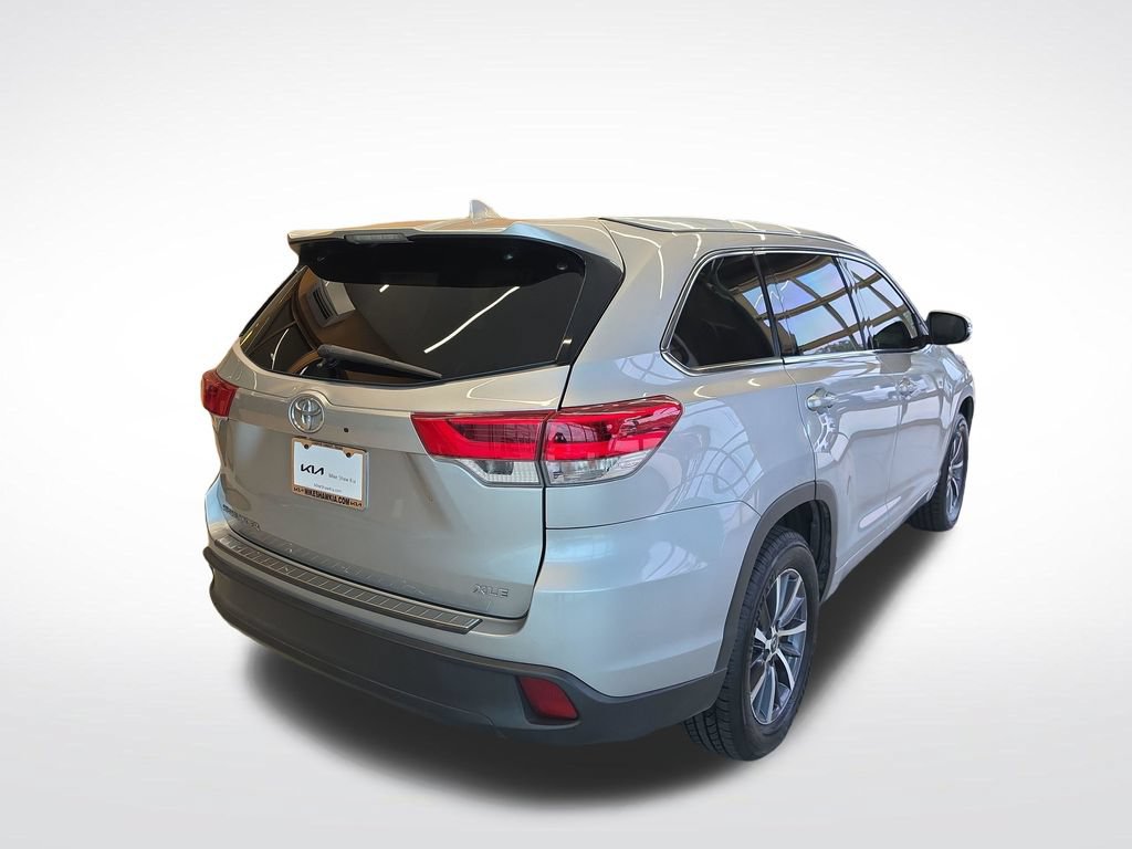 Used 2018 Toyota Highlander XLE FWD image 6