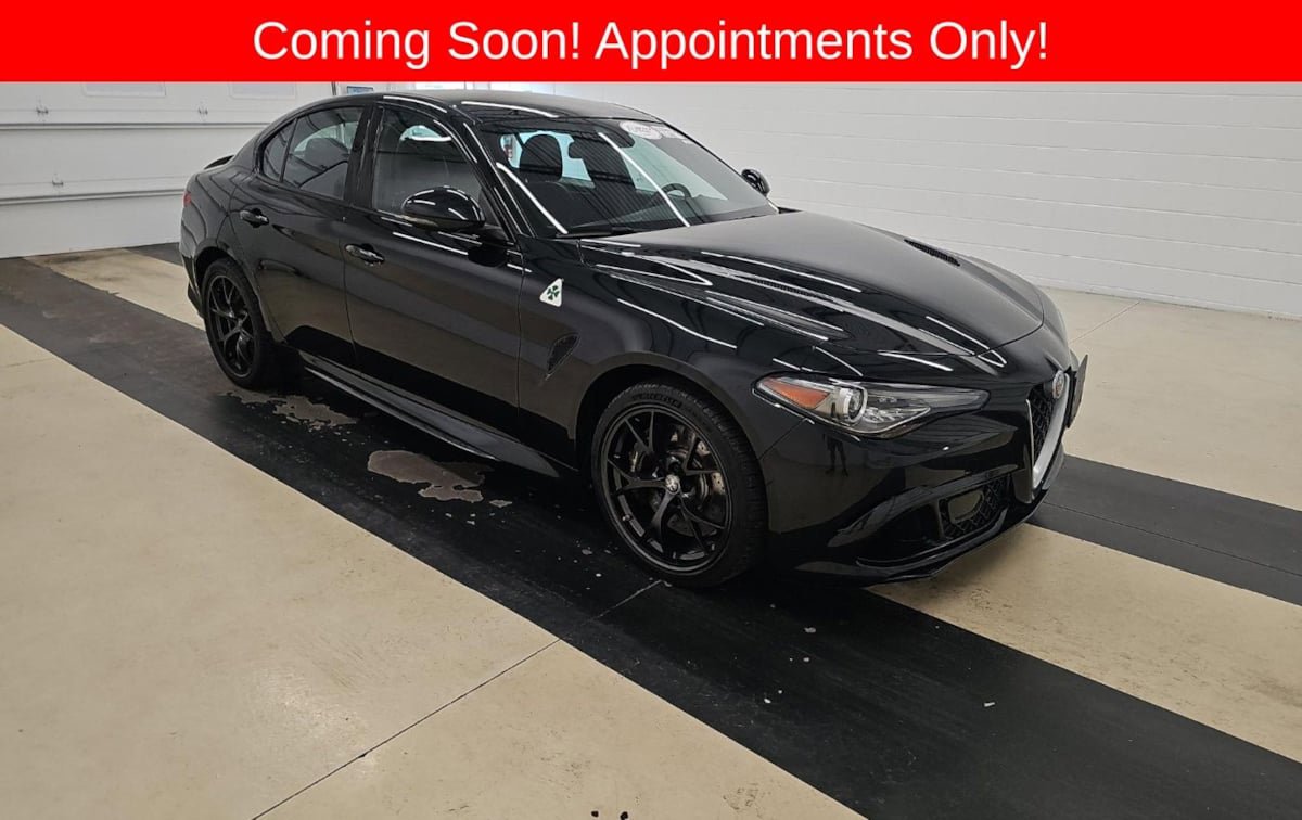 Used 2018 Alfa Romeo Giulia Quadrifoglio w/ Driver Assist Dynamic Package RWD image 1