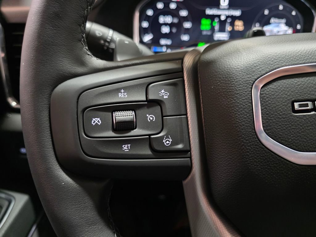 Used 2025 GMC Sierra 1500 Denali w/ Technology Package AWD/4WD image 31