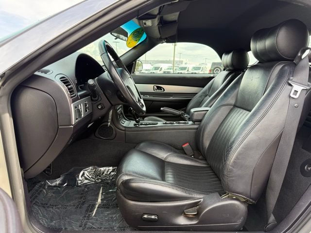 Used 2005 Ford Thunderbird RWD image 2